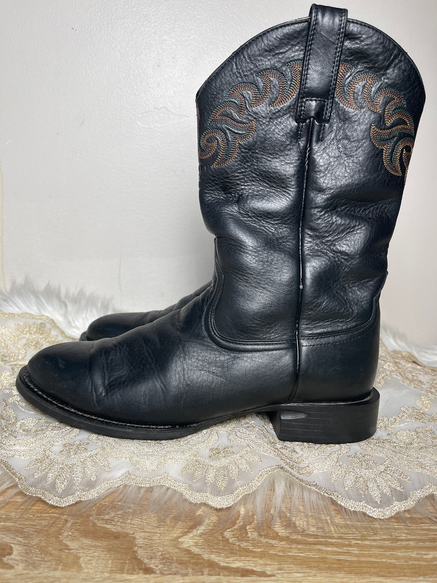 Black Leather Ariat Cowgirl boots