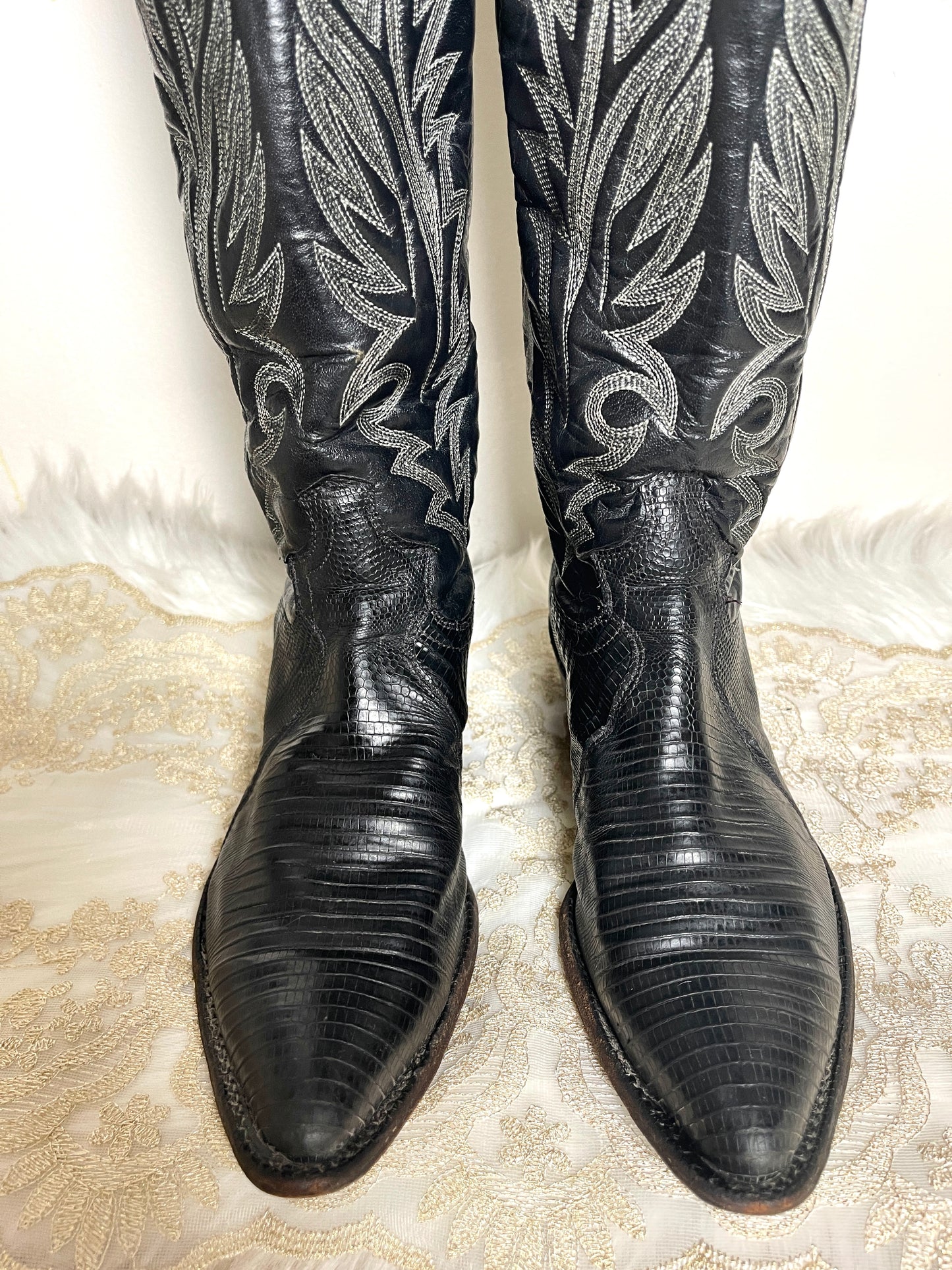 Vintage Authentic Black Leather Justin Cowgirl Boots